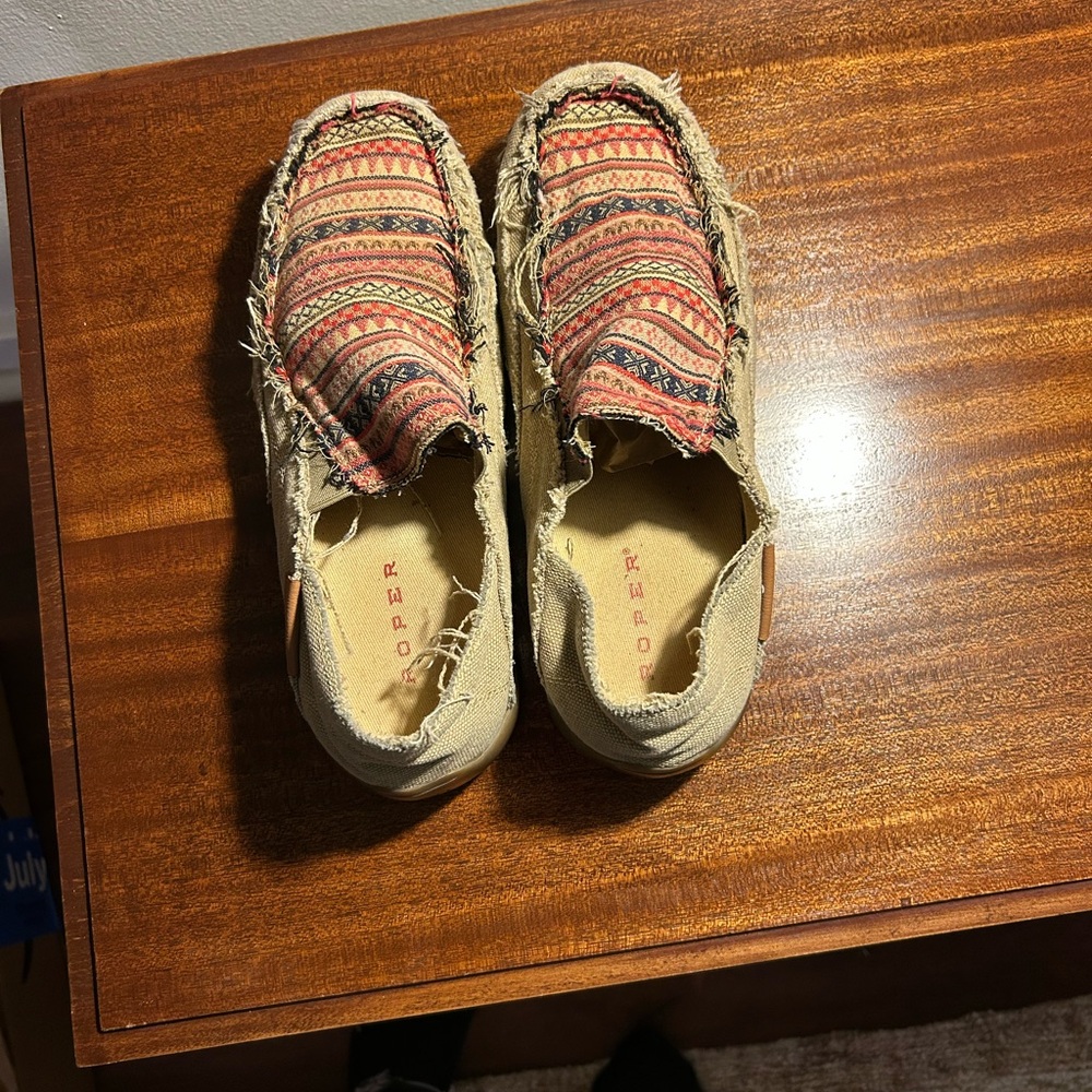 Roper Moccasins with Red and Blue Pattern